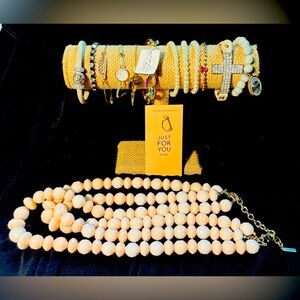 14 piece bracelets and necklaces featuring Sugarfix and Baublebar Minnie Mouse.